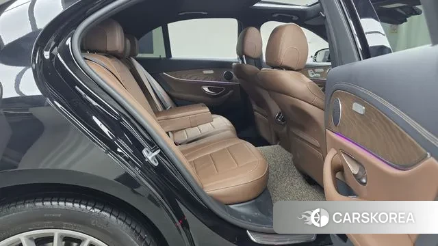 Mercedes-Benz E-Class W213 2023 Черный из Кореи, фото 3