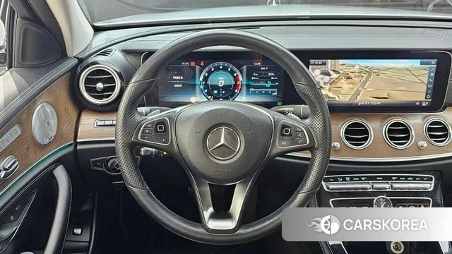 Mercedes-Benz E-Class W213 2018 Серебряный из Кореи, фото 3