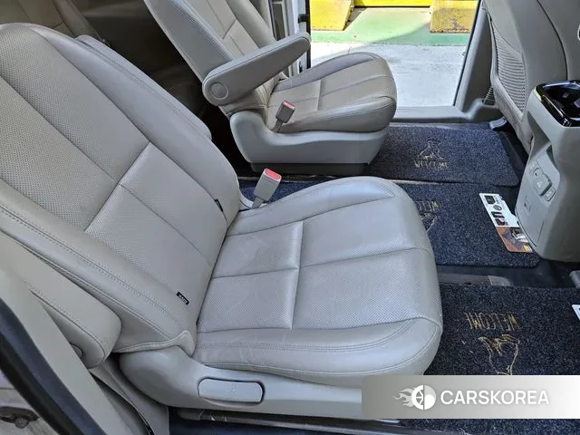 Kia The New Carnival 2020 Жемчужный цвет из Кореи, фото 3