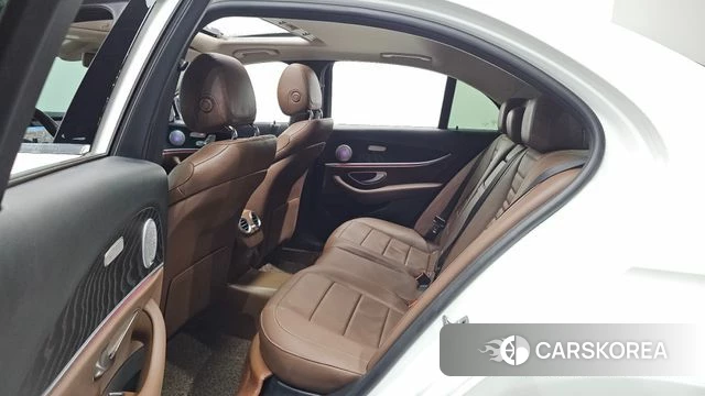 Mercedes-Benz E-Class W213 2019 Белый из Кореи, фото 3
