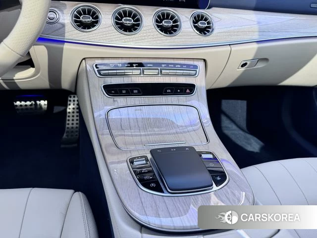 Mercedes-Benz E-class (imported) 2023 Зеленый из Китая, фото 3