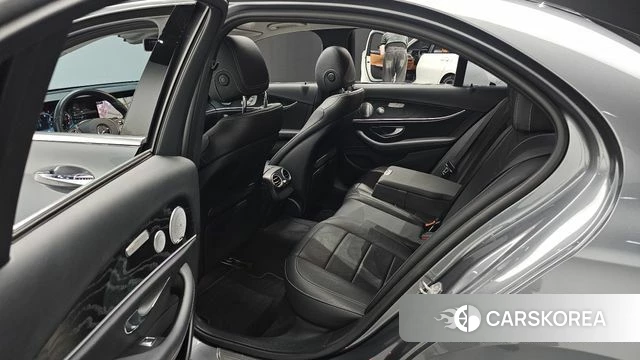 Mercedes-Benz E-Class W213 2018 Серый из Кореи, фото 3