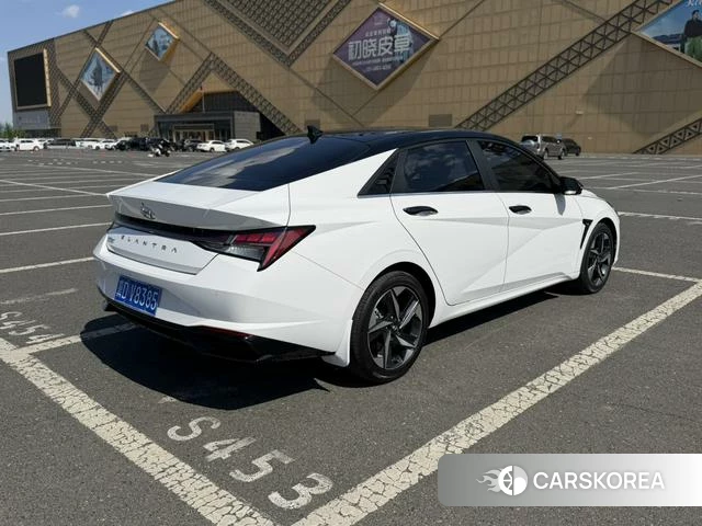 Hyundai Elantra 2022 Белый из Китая, фото 3