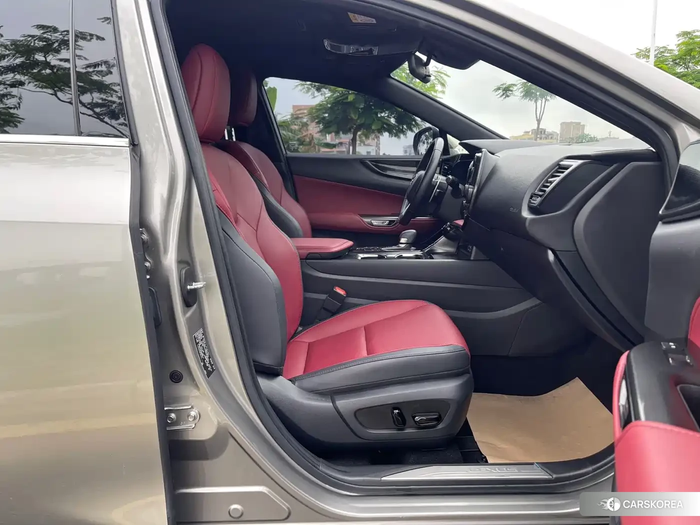 Lexus NX 2022 Silver/gray из Китая, фото 3