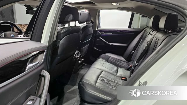 BMW 5 Series (G30) 2021 Белый из Кореи, фото 3