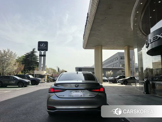 Lexus ES 2020 Серебристо-серый из Китая, фото 3