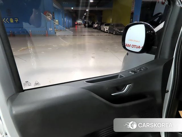 Hyundai Staria 2021 Серебряный из Кореи, фото 3
