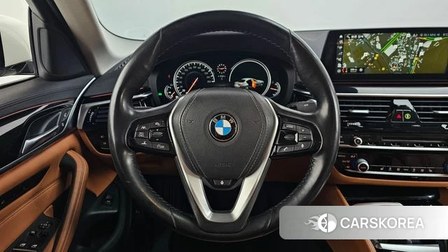 BMW 5 Series (G30) 2018 Белый из Кореи, фото 3