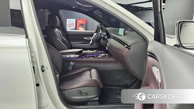 Genesis GV70 2023 Белый из Кореи, фото 3