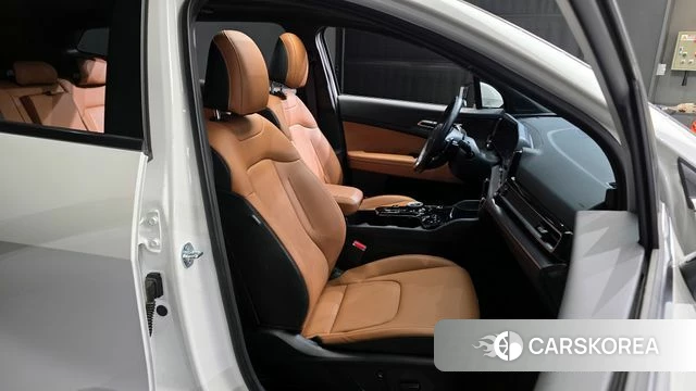 Kia Sportage 5th Generation 2024 Белый из Кореи, фото 3