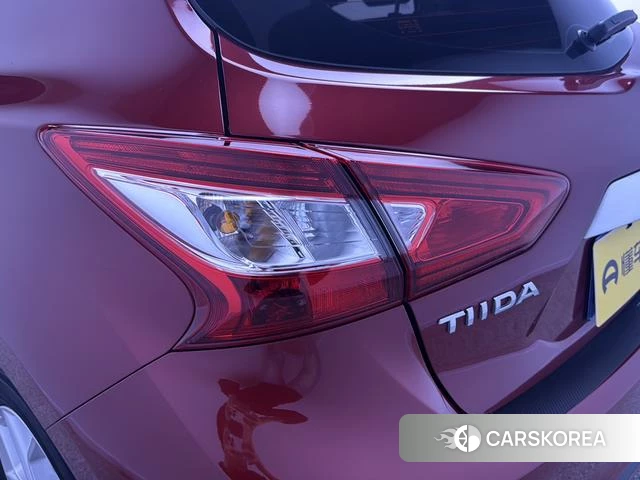 Nissan TIIDA 2020 Красный из Китая, фото 3