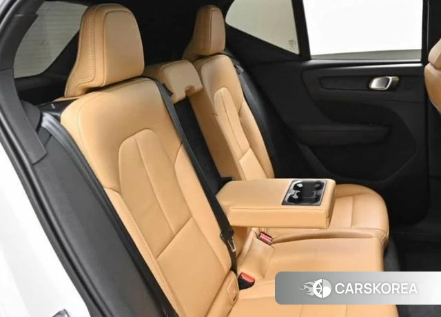 Volvo XC40 2021 Белый из Кореи, фото 3