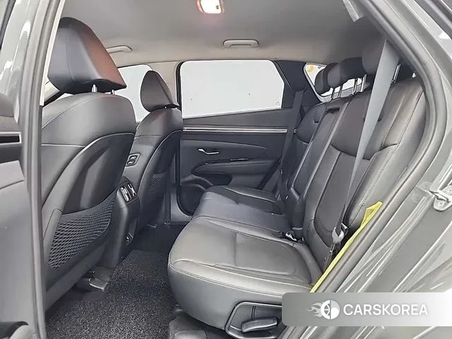 Hyundai Tucson (NX4) 2022 Серебристо-серый из Кореи, фото 3