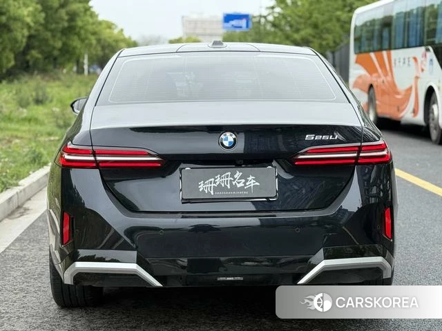 BMW 5 series 2024 Черный из Китая, фото 3