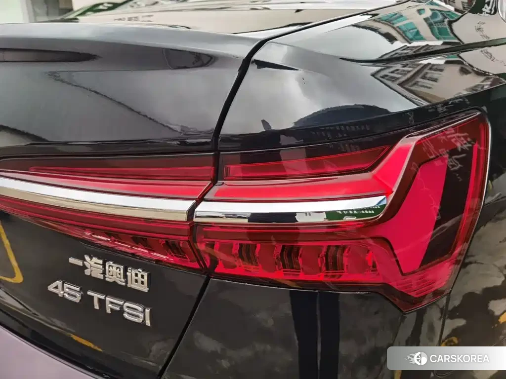 Audi A6L 2022 Черный из Китая, фото 3