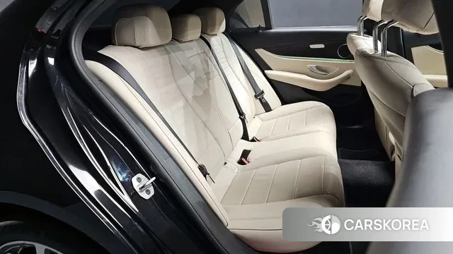 Mercedes-Benz E-Class W213 2023 Черный из Кореи, фото 3