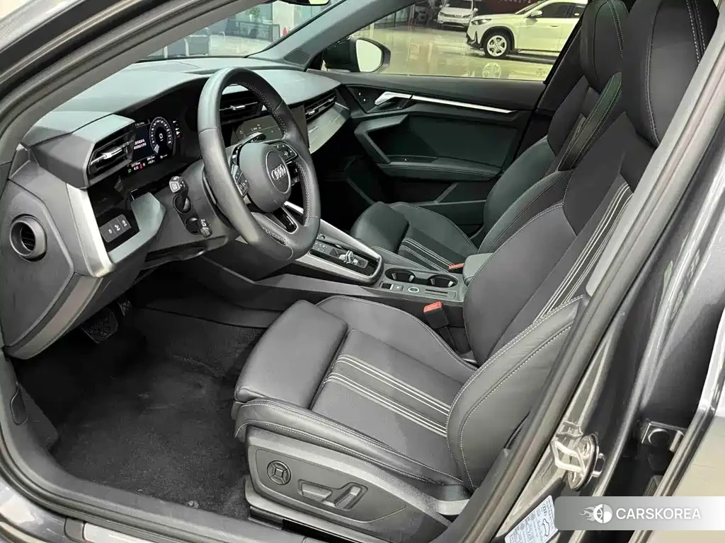 Audi A3 2022 Silver/gray из Китая, фото 3