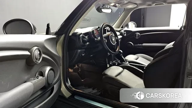 Mini Cooper 2018 Коричневый из Кореи, фото 3