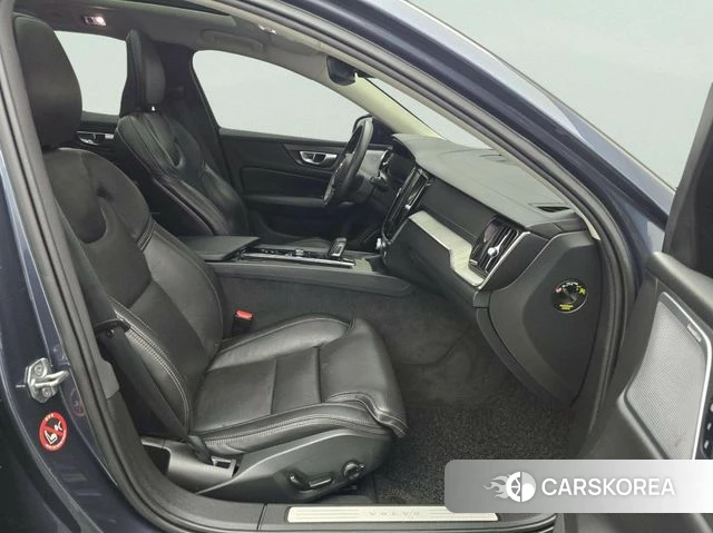Volvo V60 Cross-Country 2nd Generation 2021 Синий из Кореи, фото 3