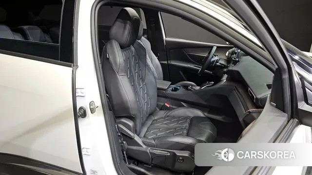 Peugeot 5008 second generation 2023 Белый из Кореи, фото 3