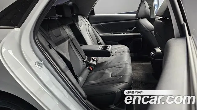 Hyundai The New Avante (CN7) 2023 Белый из Кореи, фото 3