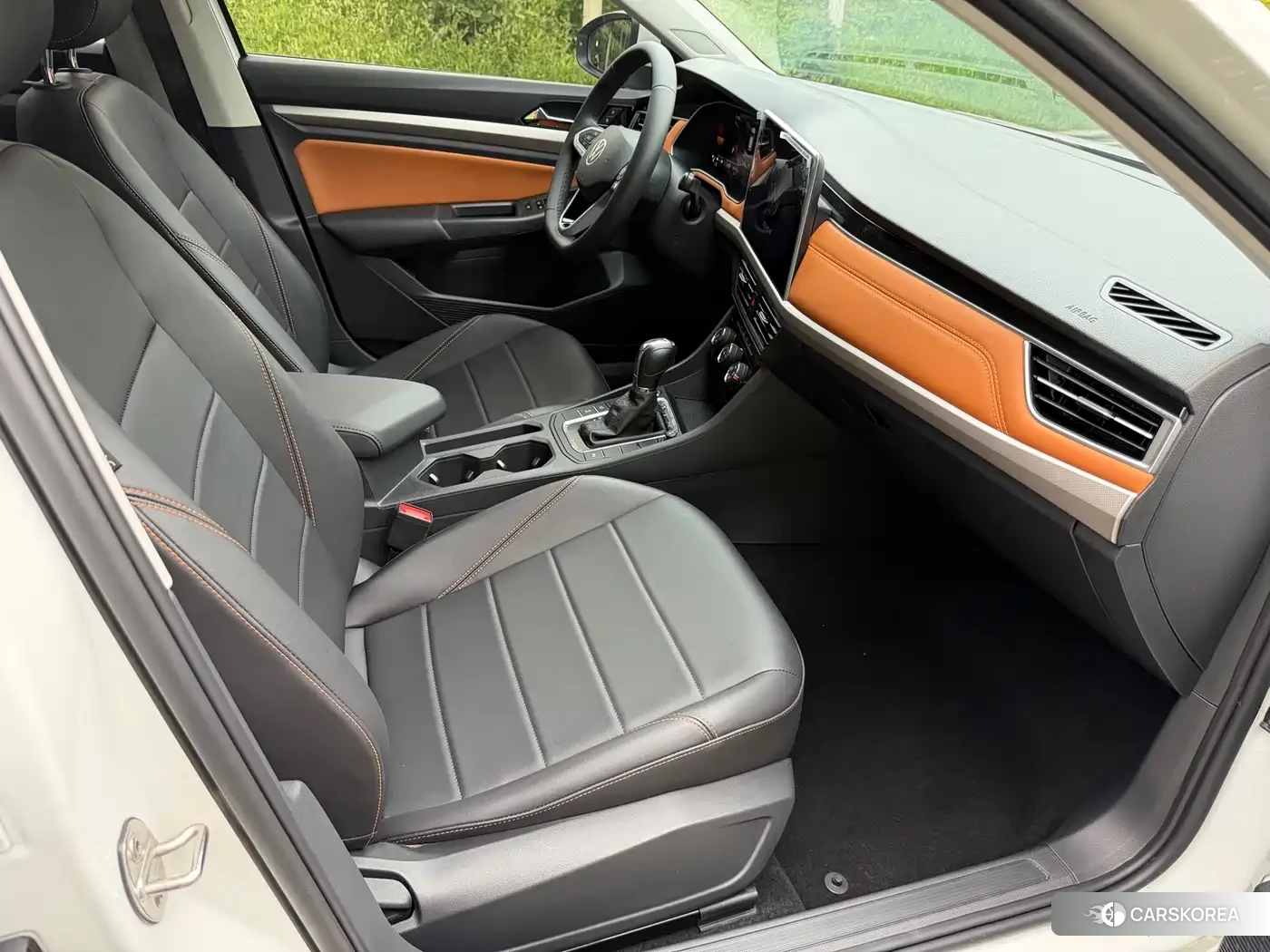 Volkswagen Bora 2023 Белый из Китая, фото 3