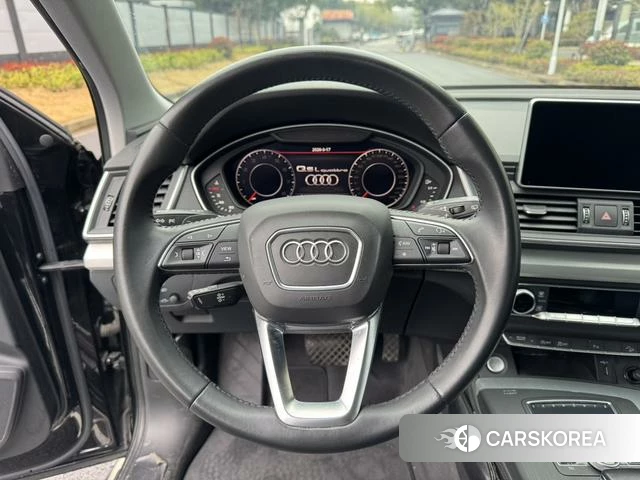 Audi Q5L 2021 Черный из Китая, фото 3