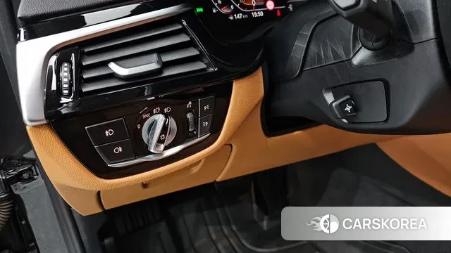 BMW 5 Series (G30) 2020 Серый из Кореи, фото 3