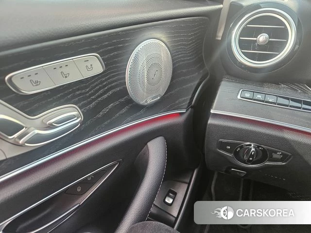 Mercedes-Benz E-Class W213 2020 Жемчужный цвет из Кореи, фото 3