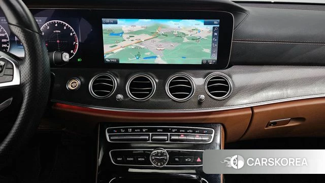 Mercedes-Benz E-Class W213 2018 Белый из Кореи, фото 3