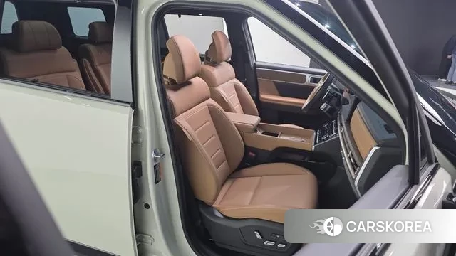 Hyundai Santa Fe (MX5) 2024 Светло-серебряный цвет из Кореи, фото 3