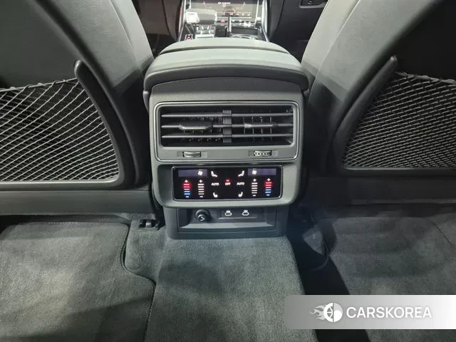 Audi Q8 (4M) 2025 Белый из Кореи, фото 3