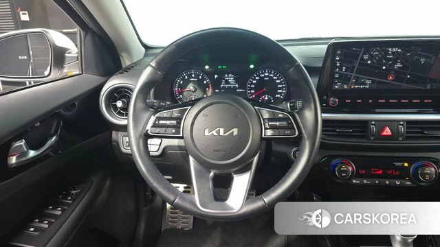 Kia The New K3 2nd generation 2022 Белый из Кореи, фото 3