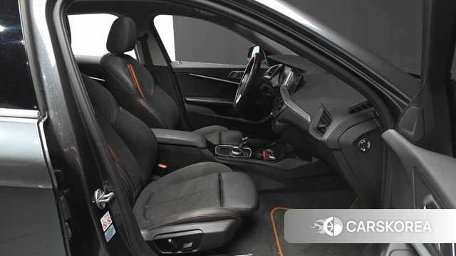 BMW 1 Series (F40) 2020 Серый из Кореи, фото 3