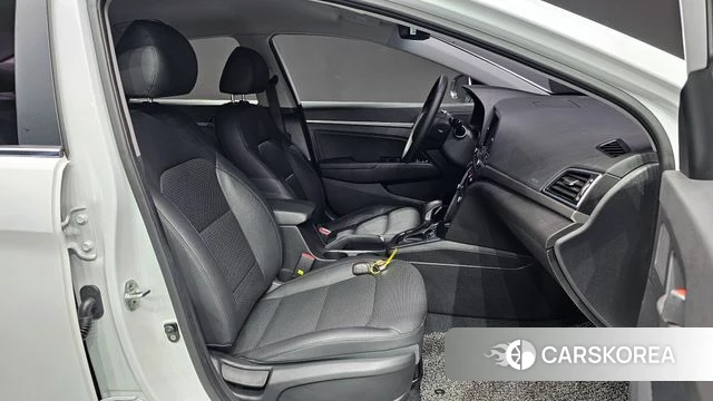 Hyundai Avante AD 2018 Белый из Кореи, фото 3