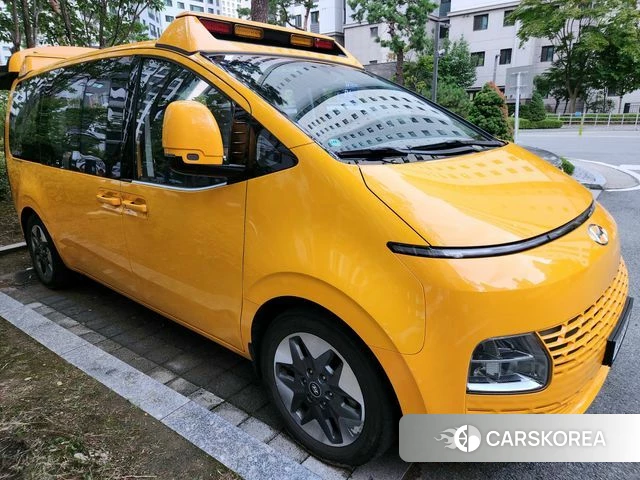 Hyundai Staria 2022 Желтый из Кореи, фото 3
