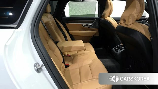 Volvo V90 Cross-Country 2023 Белый из Кореи, фото 3