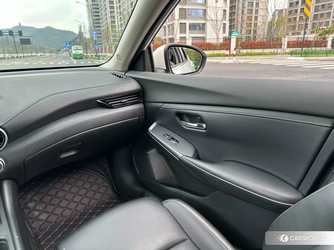 Nissan Sylphy 2023 Белый из Китая, фото 3