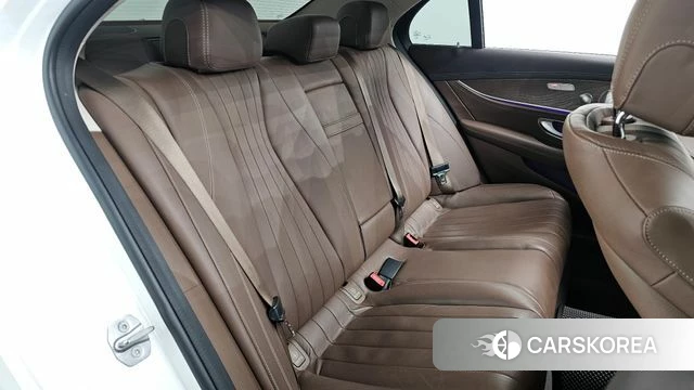 Mercedes-Benz E-Class W213 2018 Белый из Кореи, фото 3