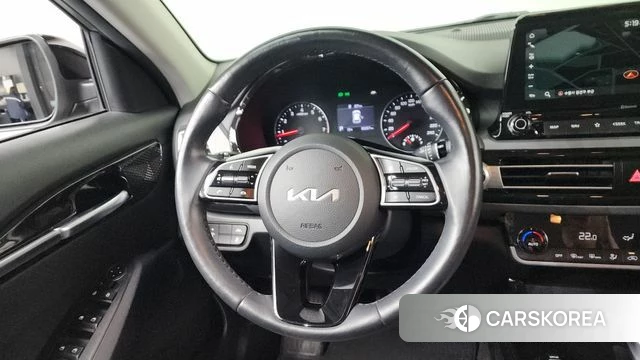 Kia Seltos 2022 Черный из Кореи, фото 3