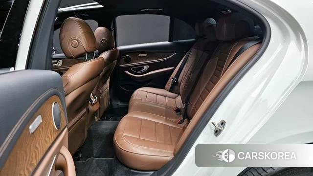 Mercedes-Benz E-Class W213 2023 Белый из Кореи, фото 3