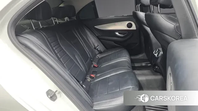 Mercedes-Benz E-Class W213 2018 Белый из Кореи, фото 3