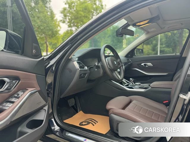 BMW 3 series 2021 Черный из Китая, фото 3