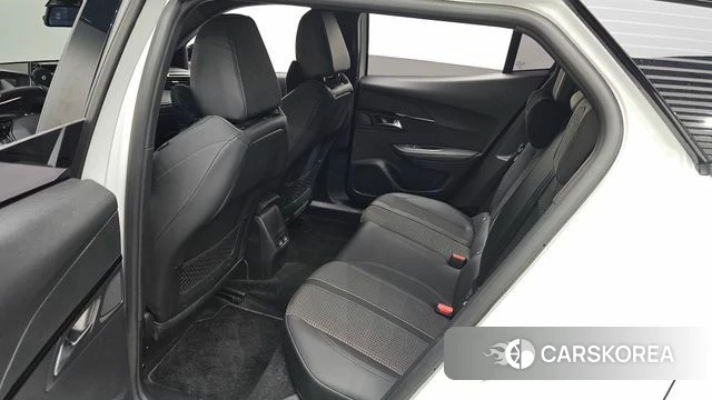 Peugeot e-2008 second generation 2023 Белый из Кореи, фото 3