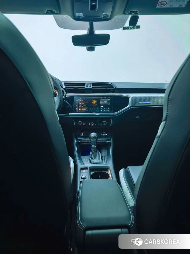 Audi Q3 Sportback 2025 Темно-серый из Китая, фото 3