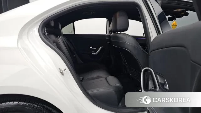 Mercedes-Benz A-Class W177 2021 Белый из Кореи, фото 3