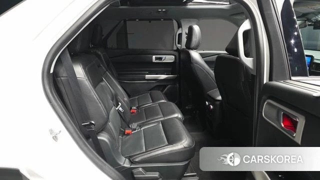 Ford Explorer 6th Generation 2021 Белый из Кореи, фото 3