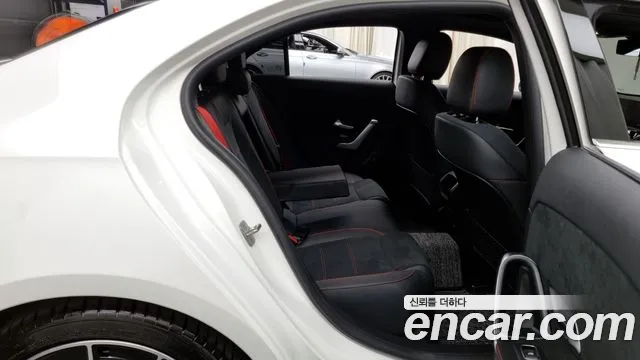 Mercedes-Benz A-Class W177 2024 Белый из Кореи, фото 3