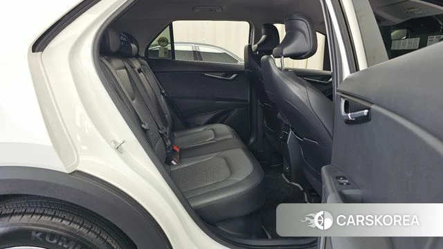 Kia Di Ol Nu Niro 2023 Белый из Кореи, фото 3