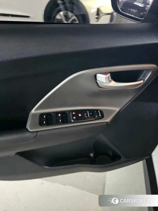 Kia Niro Plus 2022 Белый из Кореи, фото 3